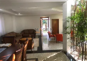 Foto 1 de Casa de Condomínio com 5 Quartos à venda, 340m² em Jardim Vila Boa, Goiânia