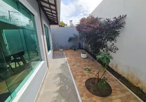Foto 1 de Casa de Condomínio com 4 Quartos à venda, 233m² em Buraquinho, Lauro de Freitas