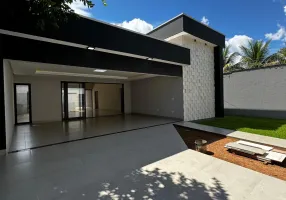 Foto 1 de Casa com 3 Quartos à venda, 217m² em Residencial Vale do Araguaia , Goiânia