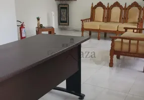 Foto 1 de Casa com 6 Quartos à venda, 170m² em Centro, Jacareí