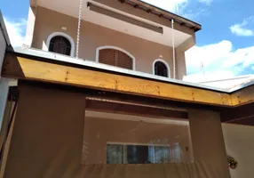 Foto 1 de Casa com 3 Quartos à venda, 120m² em Jardim Califórnia, Jacareí