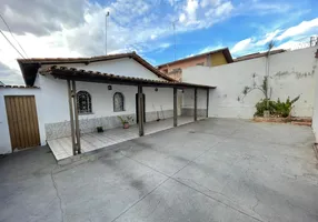 Foto 1 de Casa com 3 Quartos à venda, 447m² em Santa Amélia, Belo Horizonte
