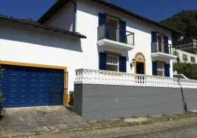 Foto 1 de Casa com 5 Quartos à venda, 231m² em Valparaiso, Petrópolis