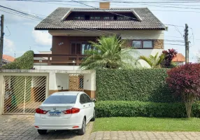 Foto 1 de Sobrado com 3 Quartos à venda, 308m² em Uberaba, Curitiba