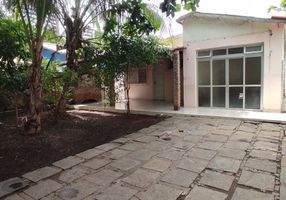 Foto 1 de Casa com 3 Quartos para alugar, 500m² em Pituba, Salvador
