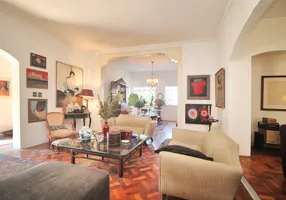 Foto 1 de Casa com 3 Quartos à venda, 300m² em Vila Madalena, São Paulo