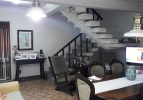 Foto 1 de Casa de Condomínio com 4 Quartos à venda, 214m² em Centro, Nova Iguaçu