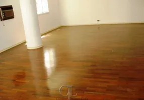 Foto 1 de Apartamento com 3 Quartos para alugar, 230m² em Cerqueira César, São Paulo