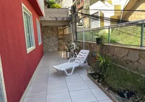 Foto 1 de Casa com 3 Quartos à venda, 75m² em Castelanea, Petrópolis