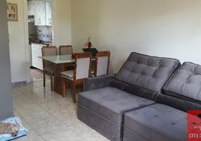Foto 1 de Casa com 2 Quartos à venda, 61m² em Rio Branco, Belo Horizonte