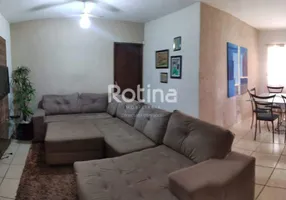 Foto 1 de Casa com 4 Quartos à venda, 340m² em Umuarama, Uberlândia