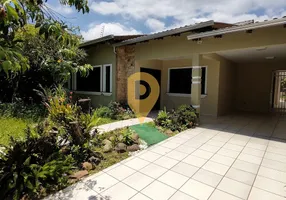 Foto 1 de Casa de Condomínio com 4 Quartos à venda, 200m² em Vila Paranaguá, Paranaguá