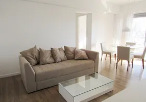 Foto 1 de Apartamento com 2 Quartos para alugar, 68m² em Auxiliadora, Porto Alegre