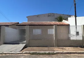 Foto 1 de Casa com 2 Quartos à venda, 60m² em Jardim Presidente, Cuiabá