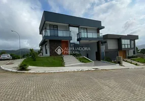 Foto 1 de Sobrado com 3 Quartos à venda, 220m² em Itacorubi, Florianópolis