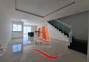 Foto 1 de Sobrado com 4 Quartos à venda, 140m² em Maraponga, Fortaleza