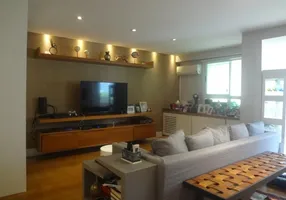 Foto 1 de Apartamento com 2 Quartos à venda, 120m² em Lagoa, Rio de Janeiro