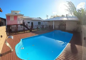 Foto 1 de Casa com 3 Quartos à venda, 131m² em Arroio, Imbituba