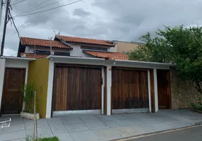 Foto 1 de Casa com 3 Quartos à venda, 180m² em Residencial dos Lagos, Bragança Paulista