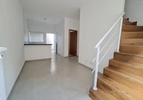 Foto 1 de Casa de Condomínio com 2 Quartos à venda, 55m² em Boqueirão, Praia Grande