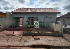 Foto 1 de Casa com 5 Quartos à venda, 100m² em Fraternidade, Londrina