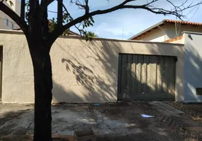 Foto 1 de Casa com 3 Quartos para alugar, 160m² em Jardim Planalto, Goiânia