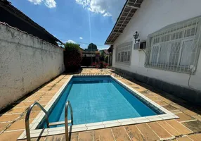 Foto 1 de Casa de Condomínio com 3 Quartos à venda, 330m² em Taquara, Rio de Janeiro