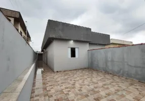 Foto 1 de Casa com 2 Quartos à venda, 64m² em Jardim Sabaúna, Itanhaém