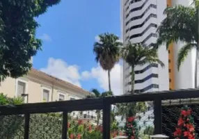 Foto 1 de Apartamento com 4 Quartos à venda, 220m² em Monteiro, Recife