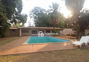 Foto 1 de Casa com 4 Quartos à venda, 315m² em Mercês, Uberaba