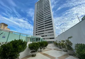 Foto 1 de Apartamento com 2 Quartos à venda, 86m² em Meireles, Fortaleza