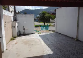 Foto 1 de Sobrado com 3 Quartos à venda, 154m² em Perequê-Açu, Ubatuba