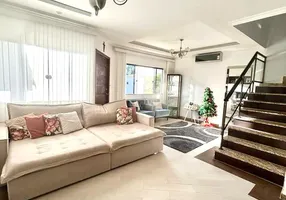 Foto 1 de Casa de Condomínio com 4 Quartos à venda, 180m² em Lagoa, Macaé