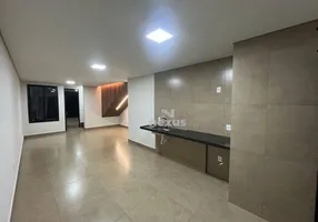 Foto 1 de Sobrado com 3 Quartos à venda, 126m² em Aclimacao, Uberlândia