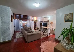 Foto 1 de Sobrado com 3 Quartos à venda, 150m² em Indaiá, Caraguatatuba