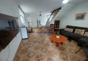 Foto 1 de Sobrado com 4 Quartos à venda, 225m² em Vila Belmiro, Santos