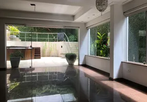 Foto 1 de Casa com 3 Quartos à venda, 399m² em Residencial Quatro, Santana de Parnaíba