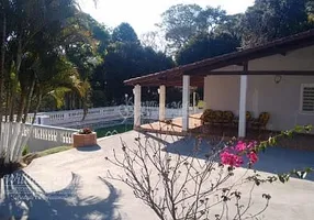 Foto 1 de Fazenda/Sítio com 3 Quartos à venda, 250m² em Pouso Alegre, Santa Isabel
