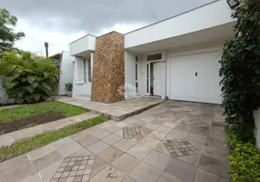 Foto 1 de Casa com 3 Quartos à venda, 225m² em Vila Ipiranga, Porto Alegre