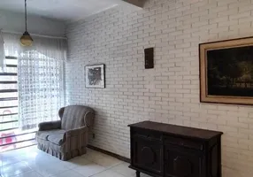 Foto 1 de Casa com 5 Quartos à venda, 207m² em Santa Cecília, Porto Alegre