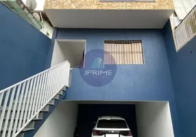 Foto 1 de Sobrado com 3 Quartos à venda, 188m² em Jardim Teles de Menezes, Santo André