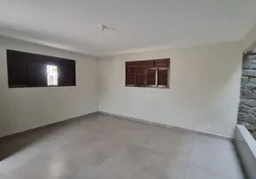 Foto 1 de Casa com 4 Quartos à venda, 170m² em Candelária, Natal