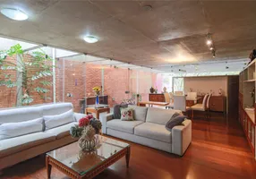 Foto 1 de Sobrado com 3 Quartos à venda, 250m² em Jardim Marajoara, São Paulo