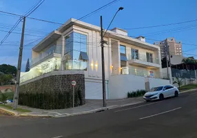 Foto 1 de Sobrado com 3 Quartos à venda, 432m² em Centro, Cascavel