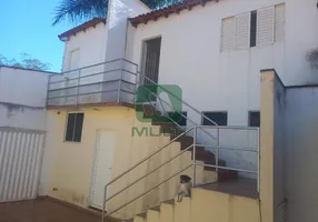 Foto 1 de Apartamento com 2 Quartos para alugar, 40m² em Jardim Indaia, Uberlândia