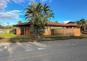 Foto 1 de Casa com 3 Quartos para alugar, 199m² em América, Joinville