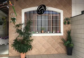 Foto 1 de Casa com 2 Quartos à venda, 168m² em Maracanã, Praia Grande