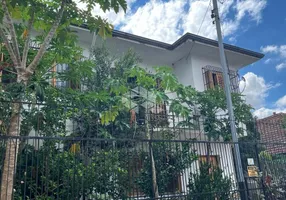 Foto 1 de Casa com 4 Quartos à venda, 215m² em Santo Antônio, Porto Alegre