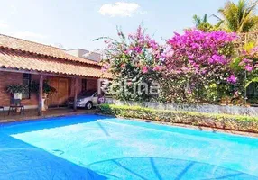 Foto 1 de Casa com 4 Quartos à venda, 349m² em Tabajaras, Uberlândia