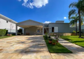 Foto 1 de Casa de Condomínio com 4 Quartos para venda ou aluguel, 300m² em Loteamento Alphaville Campinas, Campinas